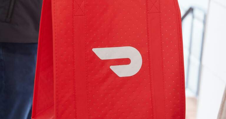 How Are Prosus and DoorDash Influencing Food Delivery Technology?